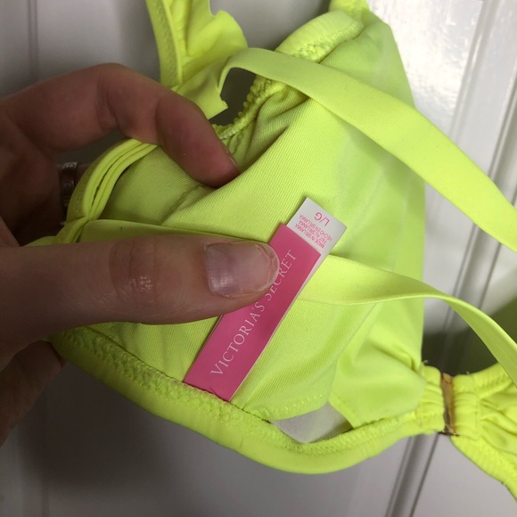 Victoria Secret Bikini - Picture 3 of 5